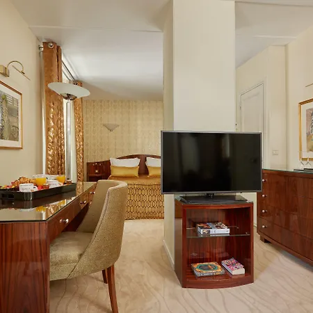فندق Raspail Montparnasse 4*