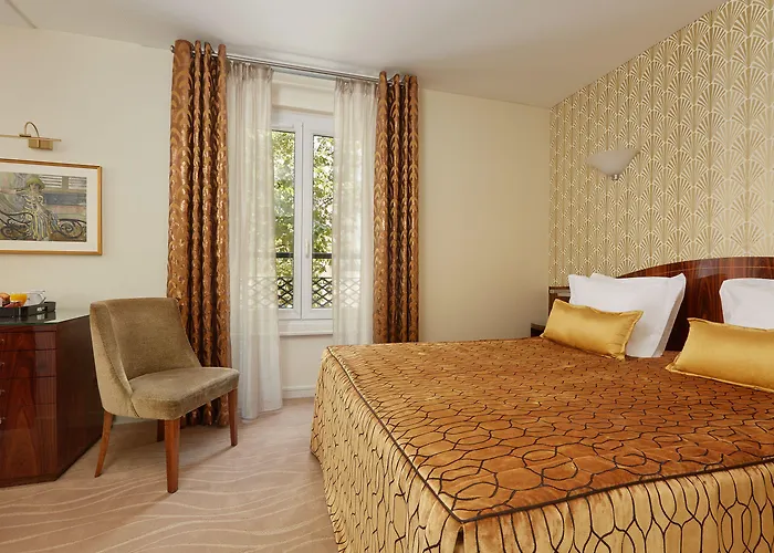 Raspail Montparnasse Hotel