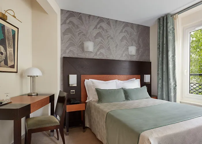 Raspail Montparnasse Hotel 4*