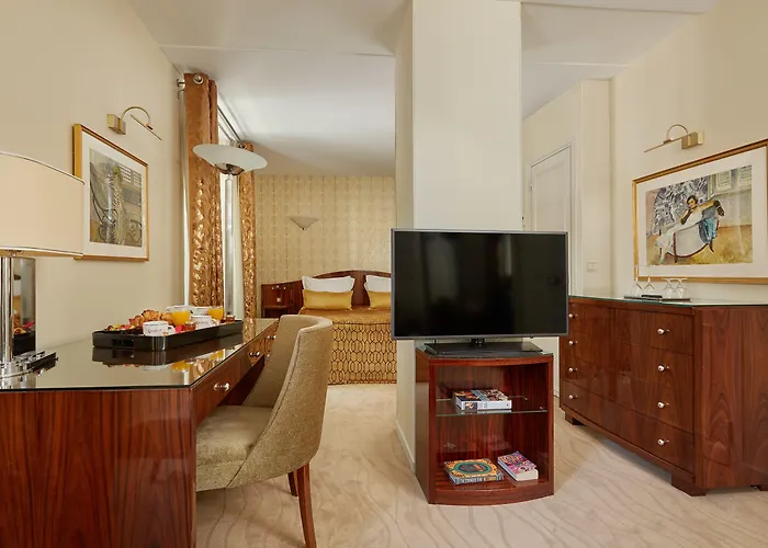 Hotel Raspail Montparnasse 4*