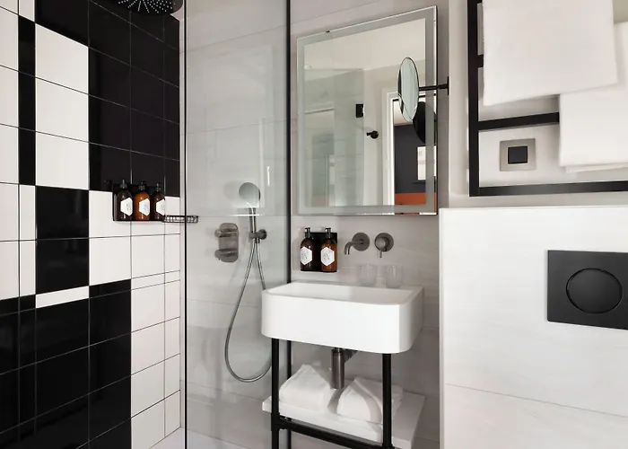 Raspail Montparnasse Hotel 4*